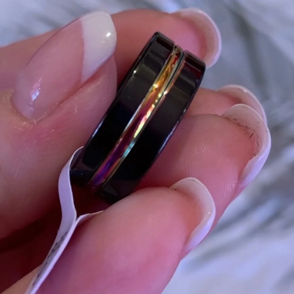 Flashy Tungsten wedding band/ fashion ring. - Picture 3 of 3